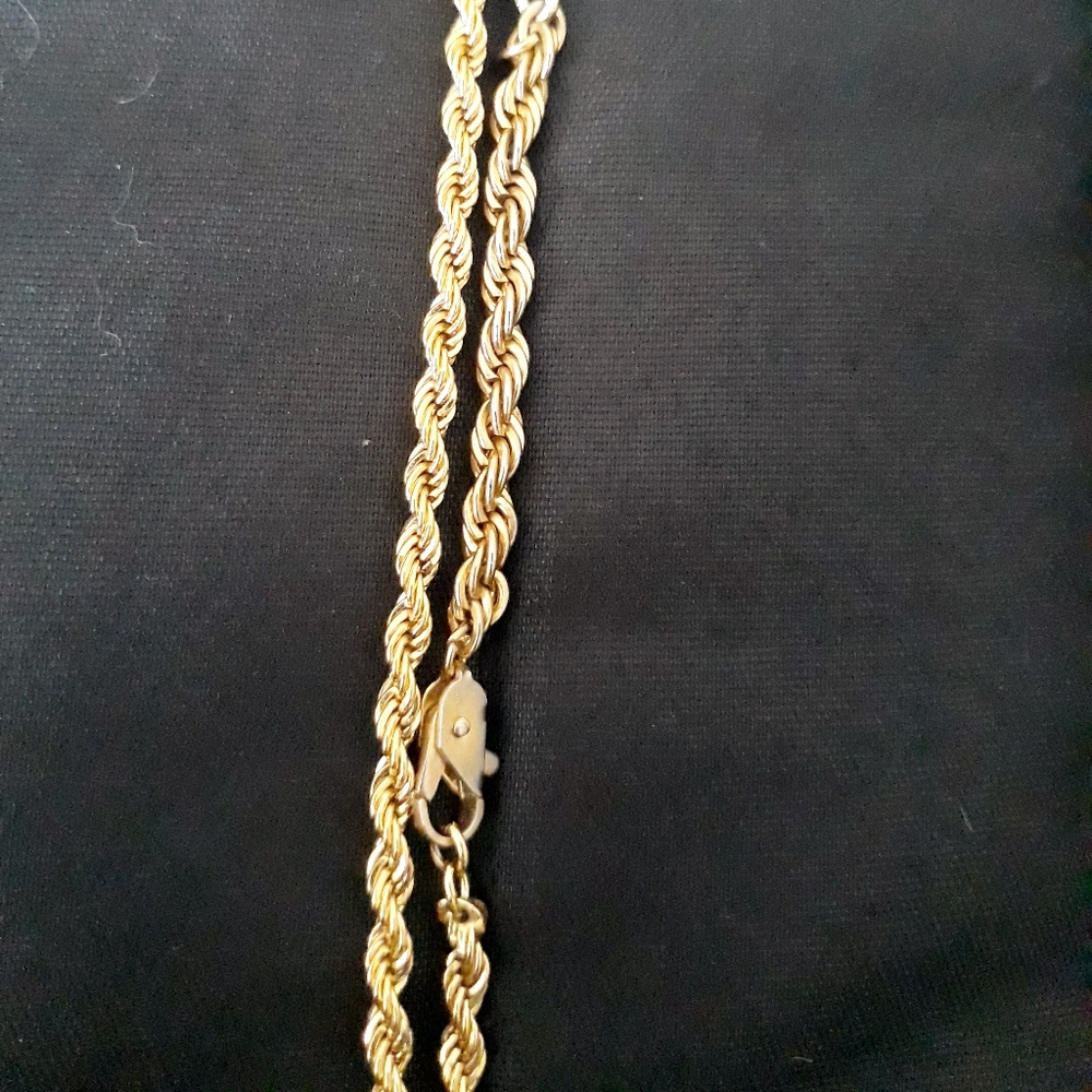 Vintage Carved Carnelian and Pearl Flower Pendant + Monet Chunky Gold Tone Chain - Picture 6 of 14